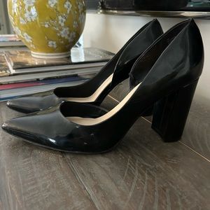 Very good condition patent pumps 11